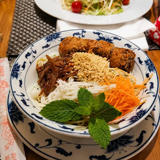Bò Bún servi au Temple d'Angkor à Épinal