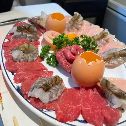 Viande pour fondue servie au Temple d'Angkor à Épinal